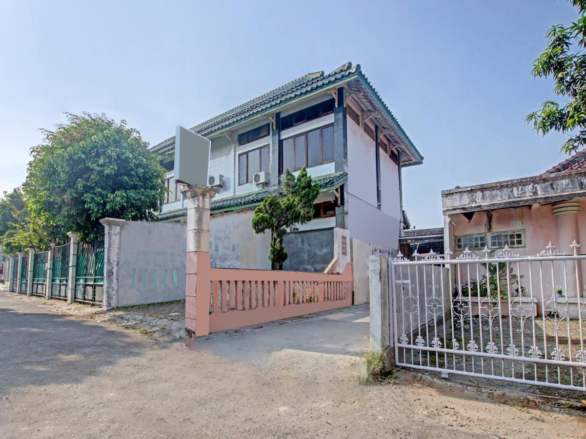 Oyo 91490 Hotel Rumah Kita Cirebon Extérieur photo